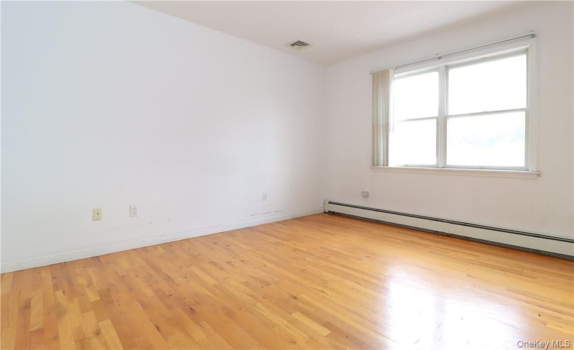 1078 Midland Avenue thumbnail 11