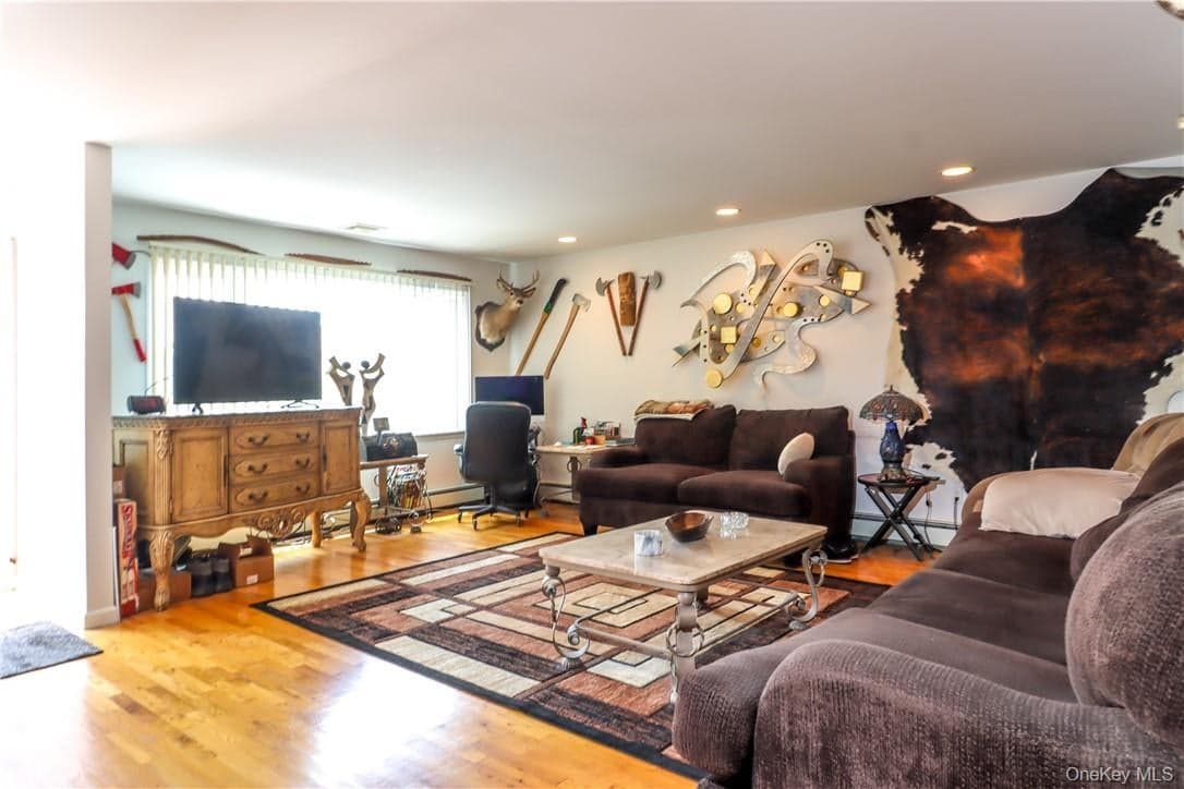 1078 Midland Avenue thumbnail 2