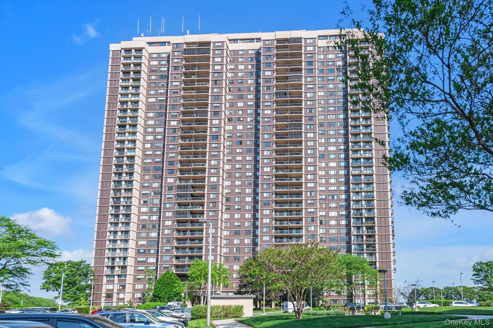 271-10 Grand Central Parkway Unit: 29V, Floral Park