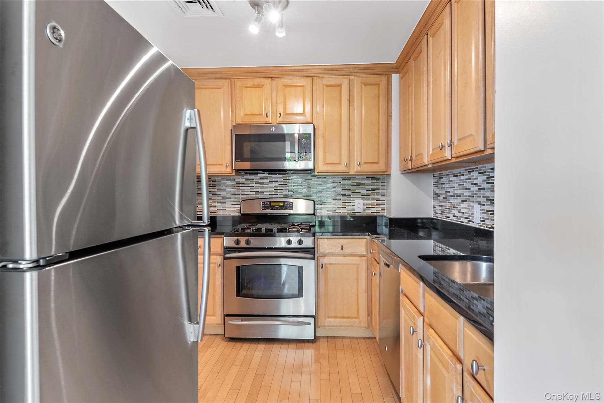 3625 Oxford Avenue Unit: 6B thumbnail 7