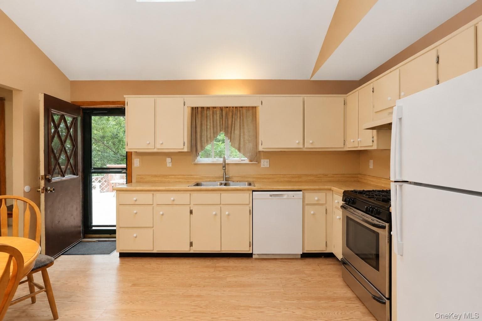 28 Sunrise Terrace thumbnail 8