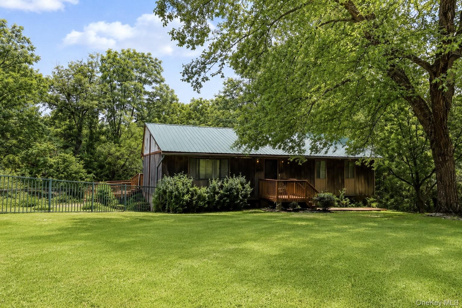 28 Sunrise Terrace photo 1