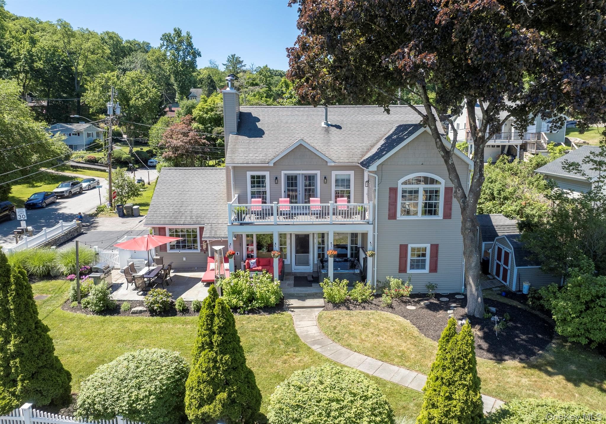 1 Colonial Drive thumbnail 3