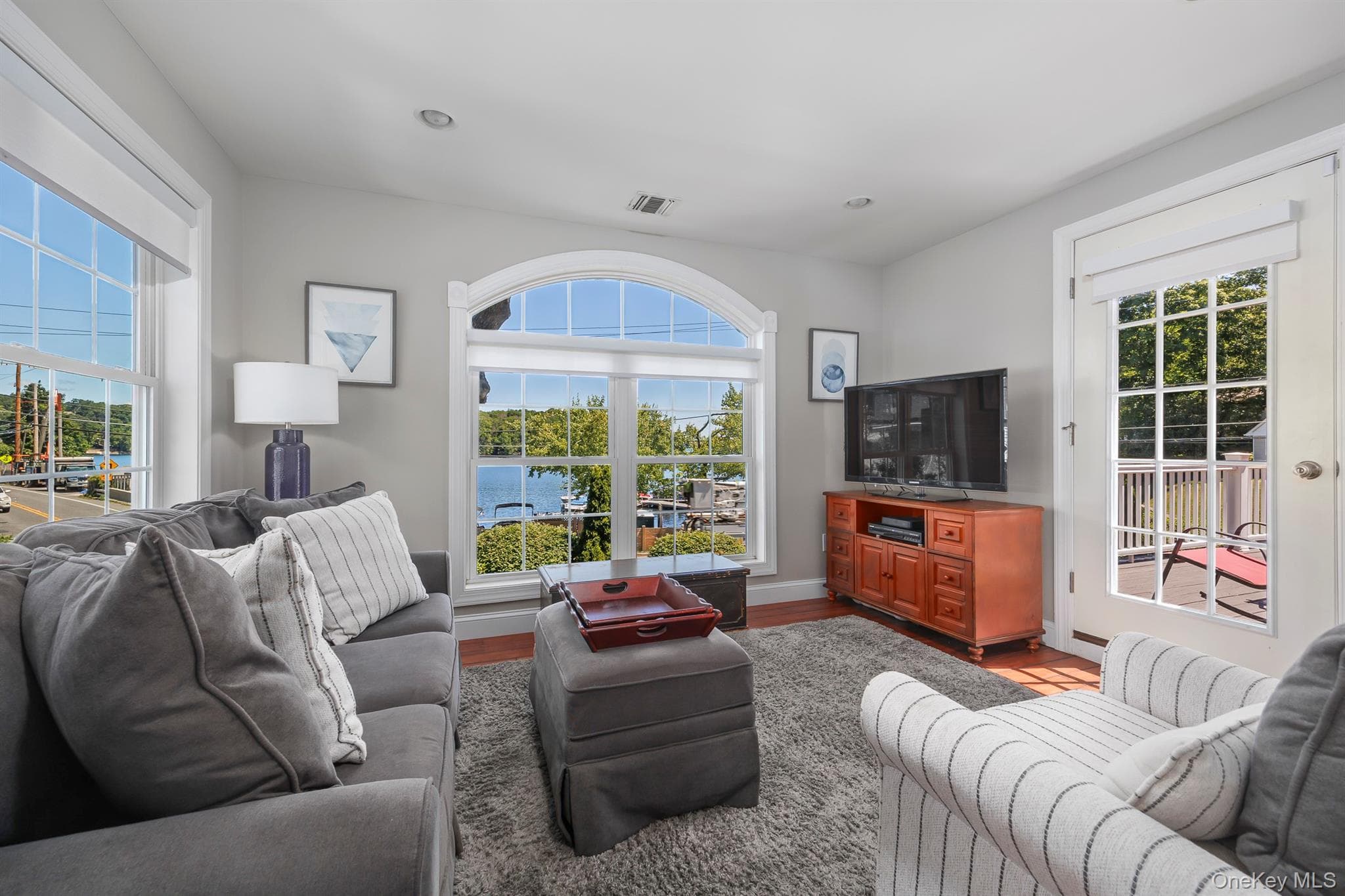 1 Colonial Drive thumbnail 24