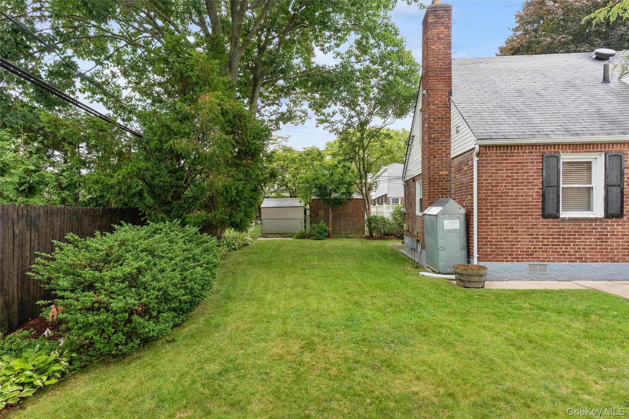 1493 New Hyde Park Drive thumbnail 19