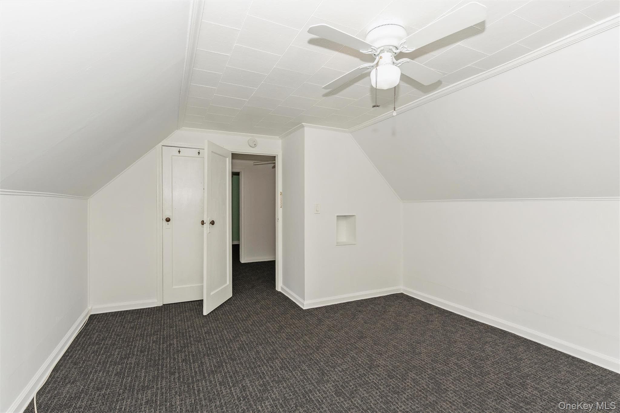 1493 New Hyde Park Drive thumbnail 16