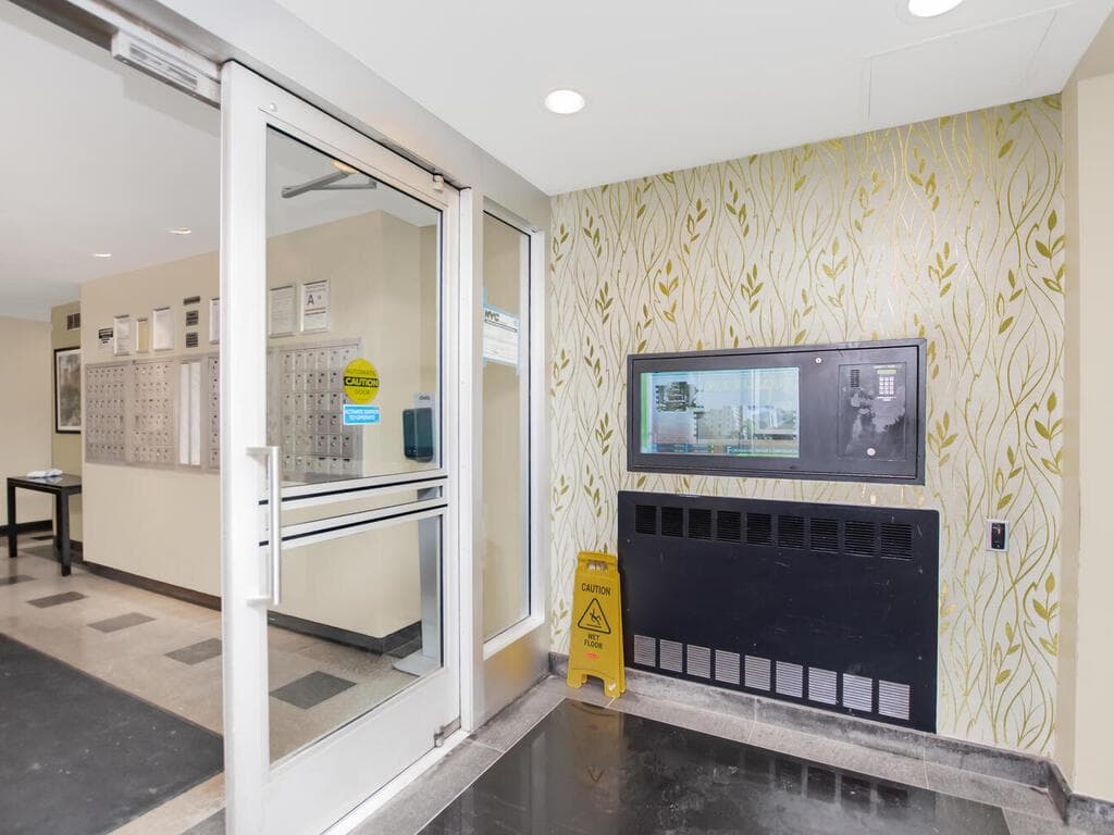 4 Fordham Hill Oval Unit: 8D thumbnail 10