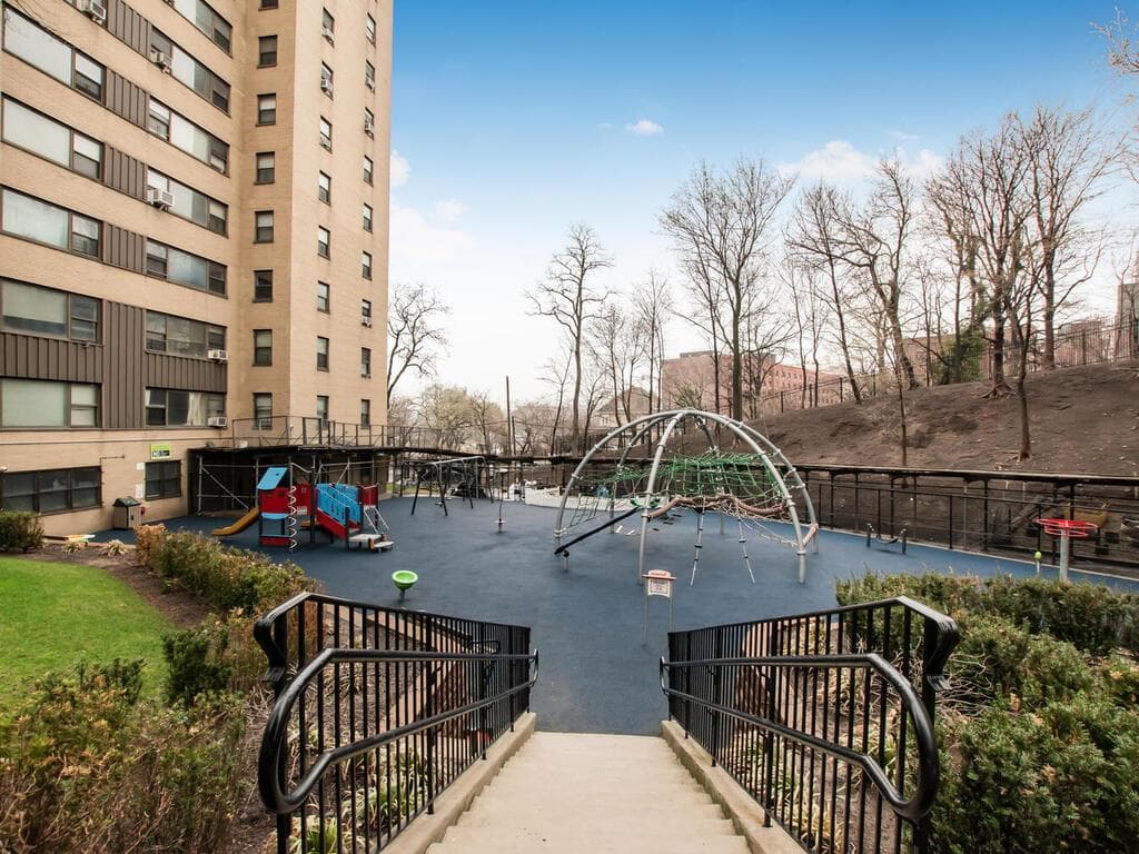 4 Fordham Hill Oval Unit: 8D thumbnail 12