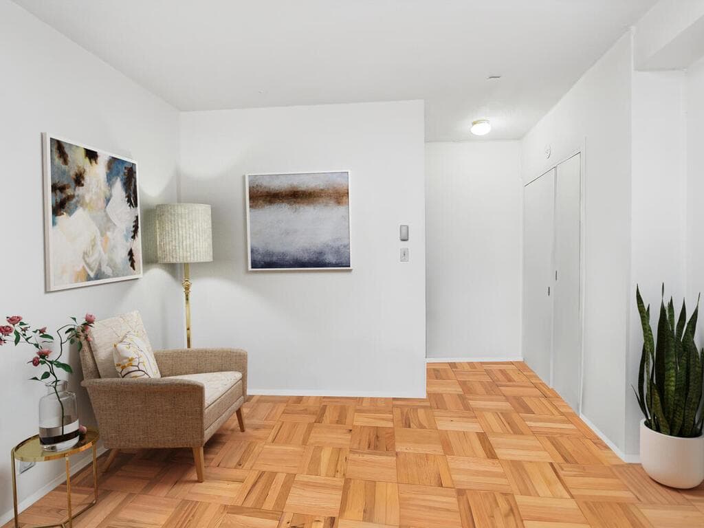 4 Fordham Hill Oval Unit: 8D thumbnail 2