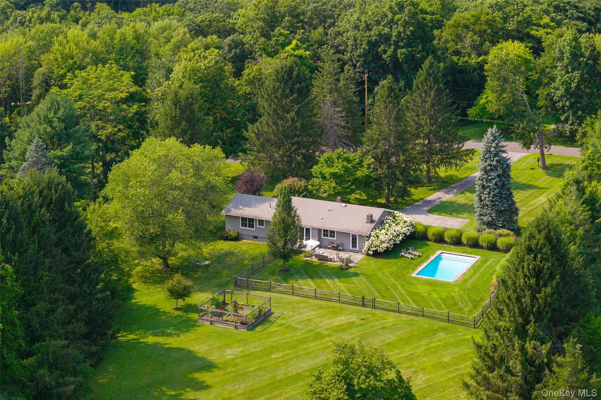 62 Frost Road, Rhinebeck