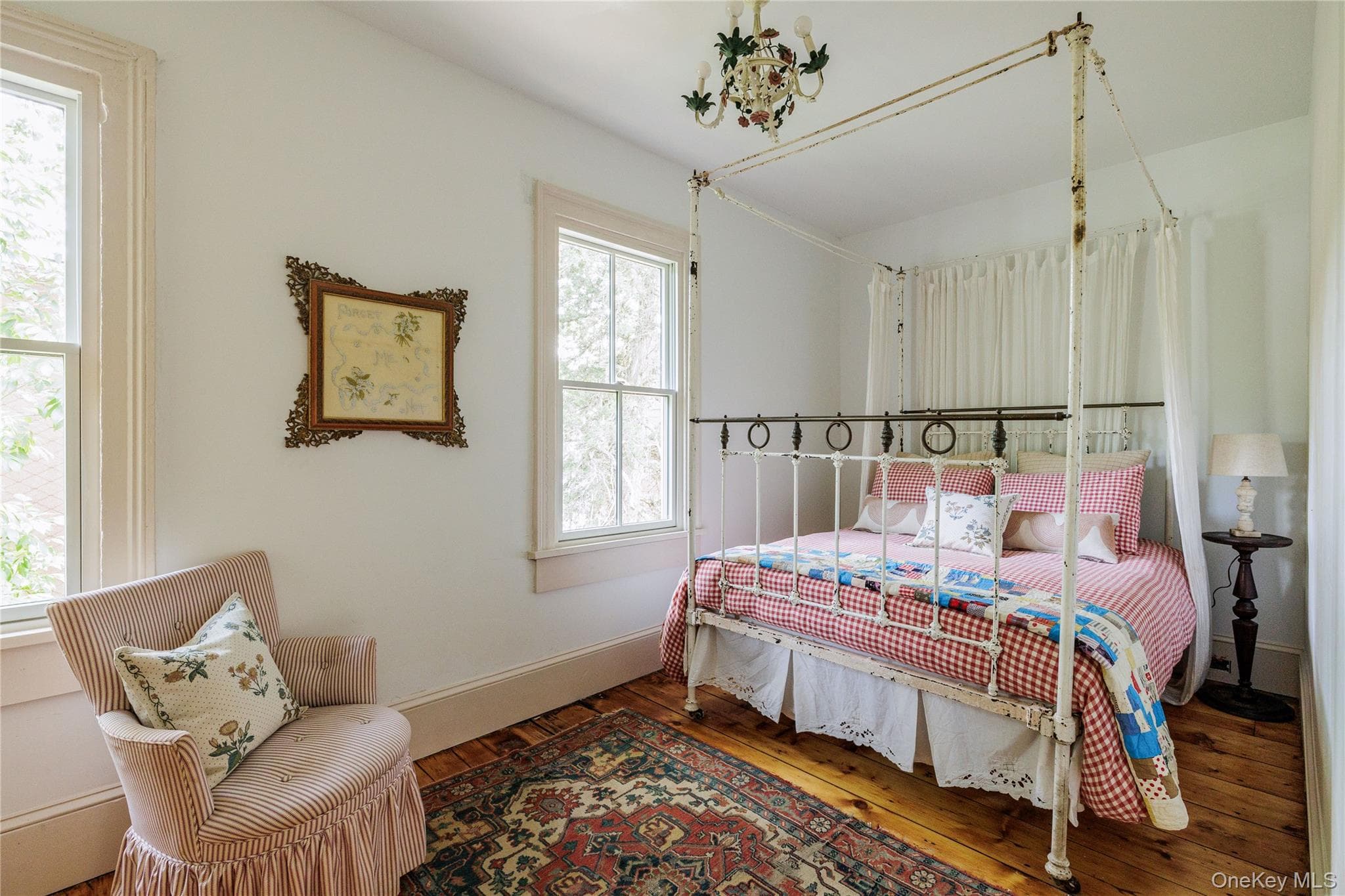 225 Robinson Street thumbnail 36