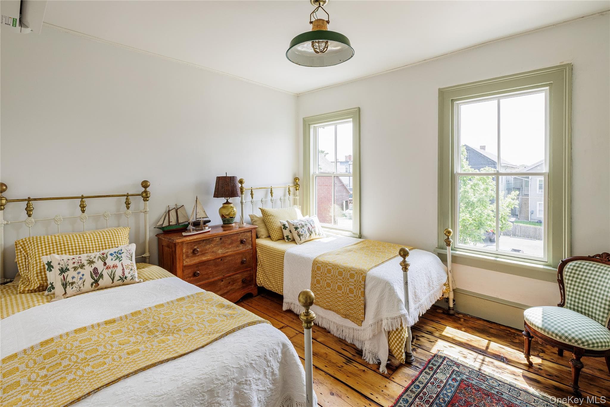 225 Robinson Street thumbnail 32