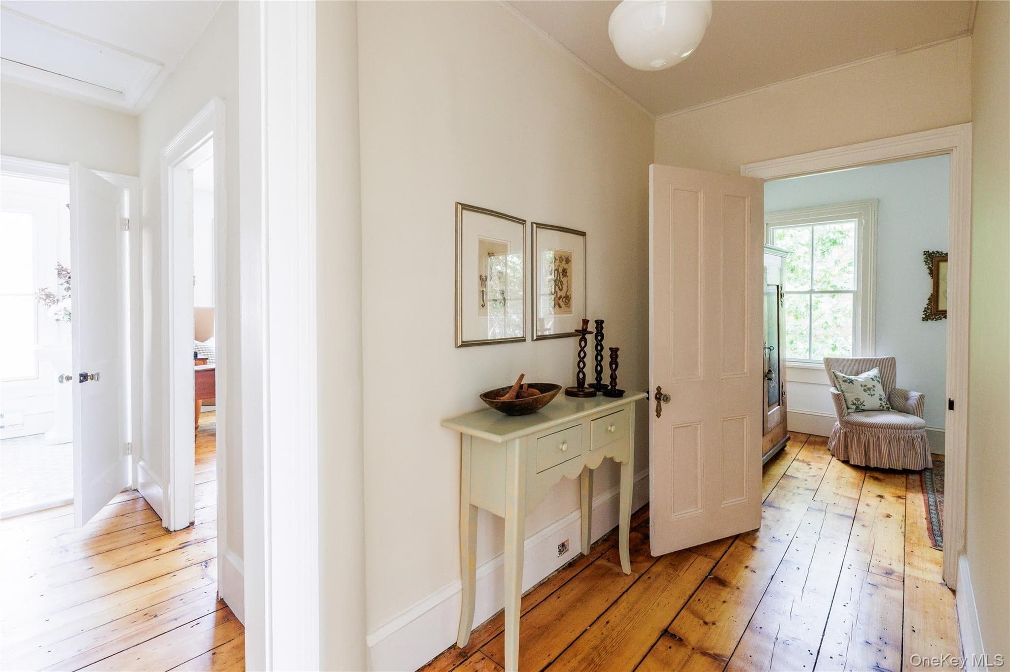 225 Robinson Street thumbnail 35