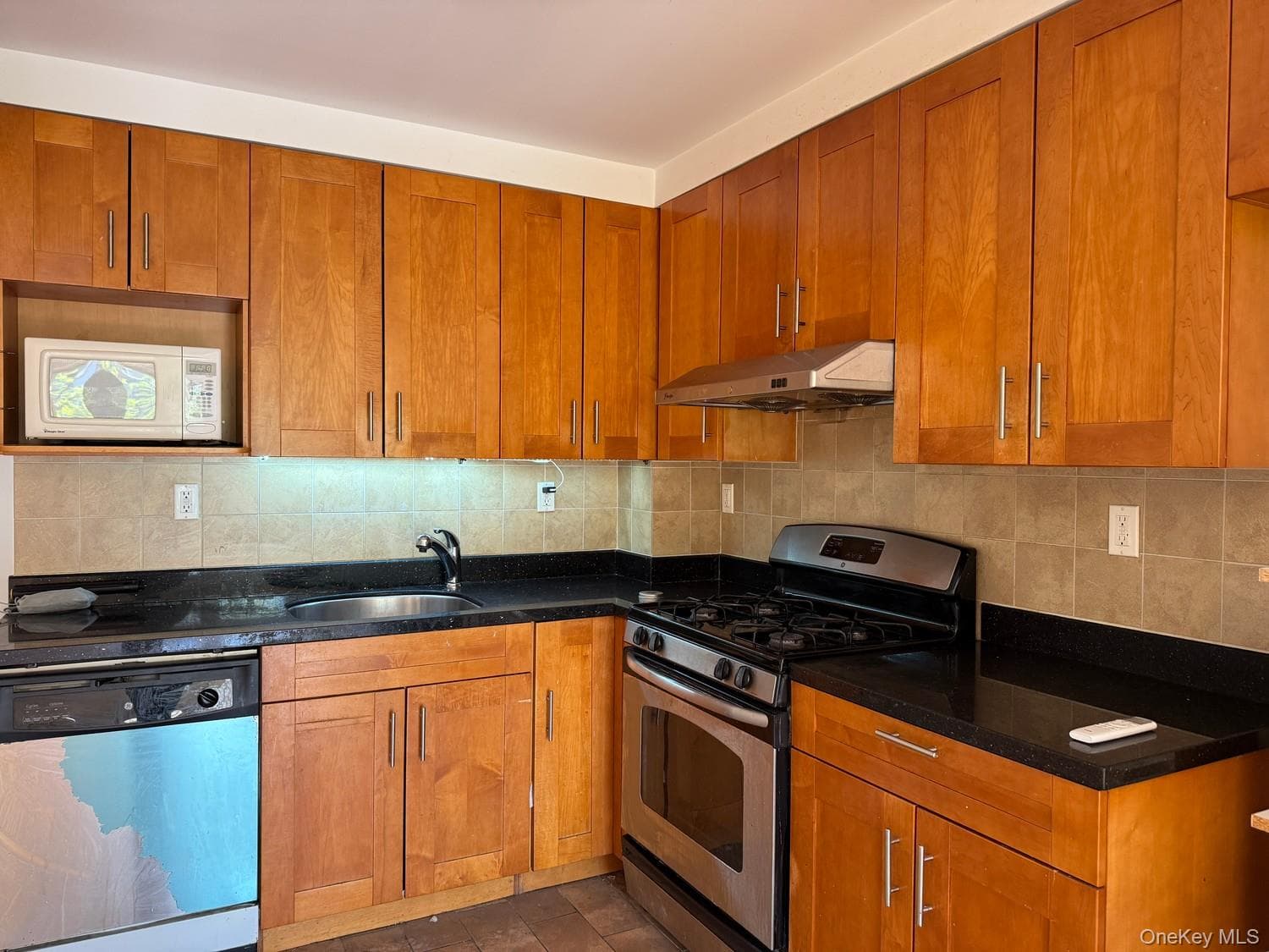 93-05 37th Avenue Unit: 2B thumbnail 2