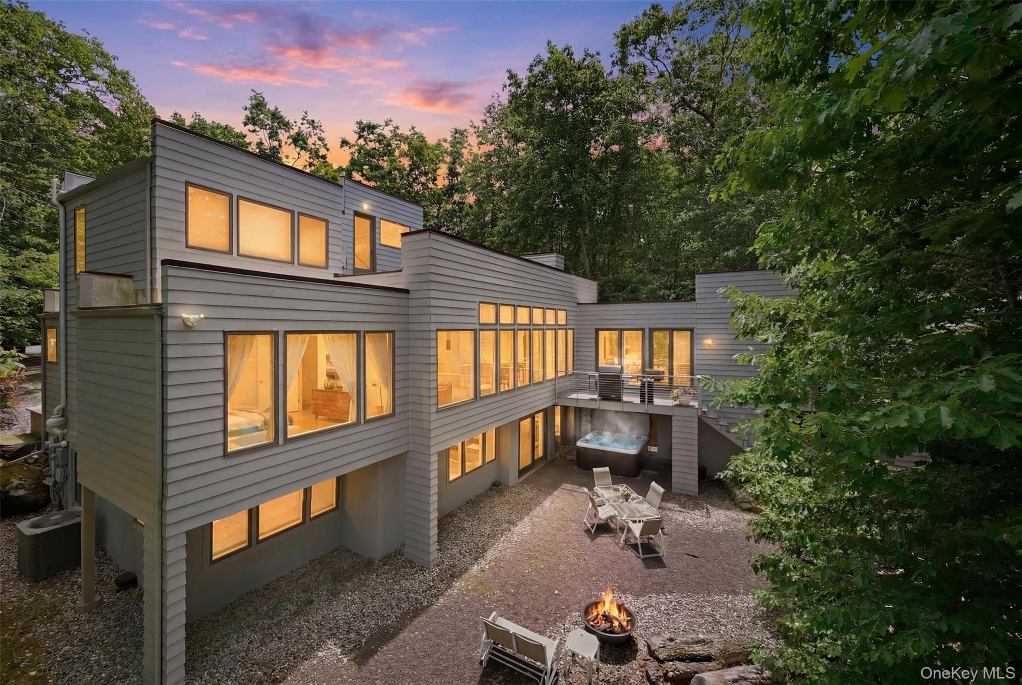 128 Broadmoor Drive thumbnail 3