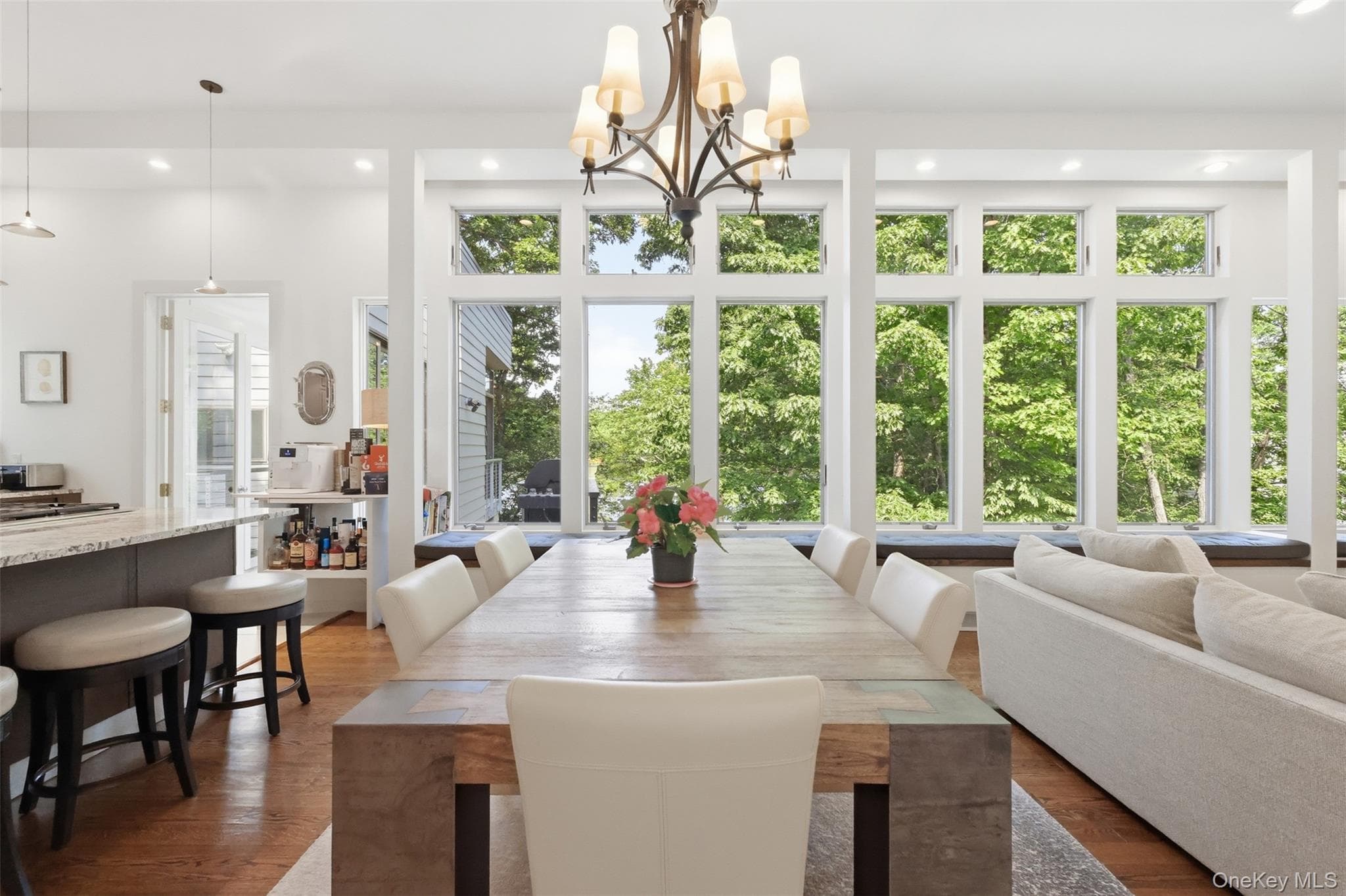 128 Broadmoor Drive thumbnail 9