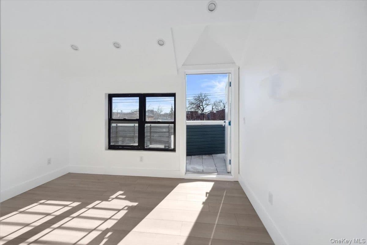 953 Tilden Street thumbnail 10