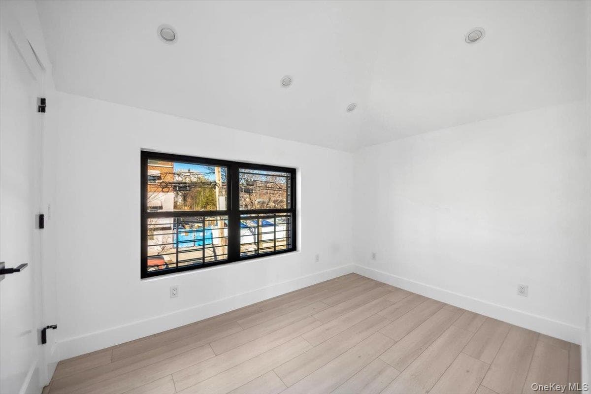 953 Tilden Street thumbnail 11