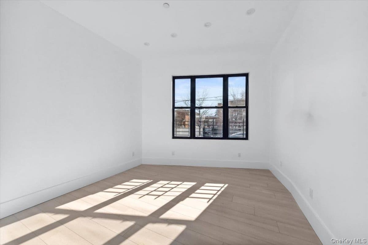953 Tilden Street thumbnail 13