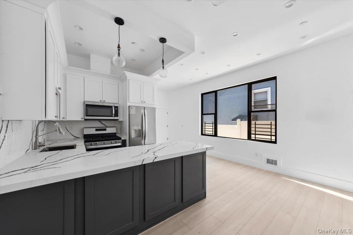 953 Tilden Street thumbnail 15