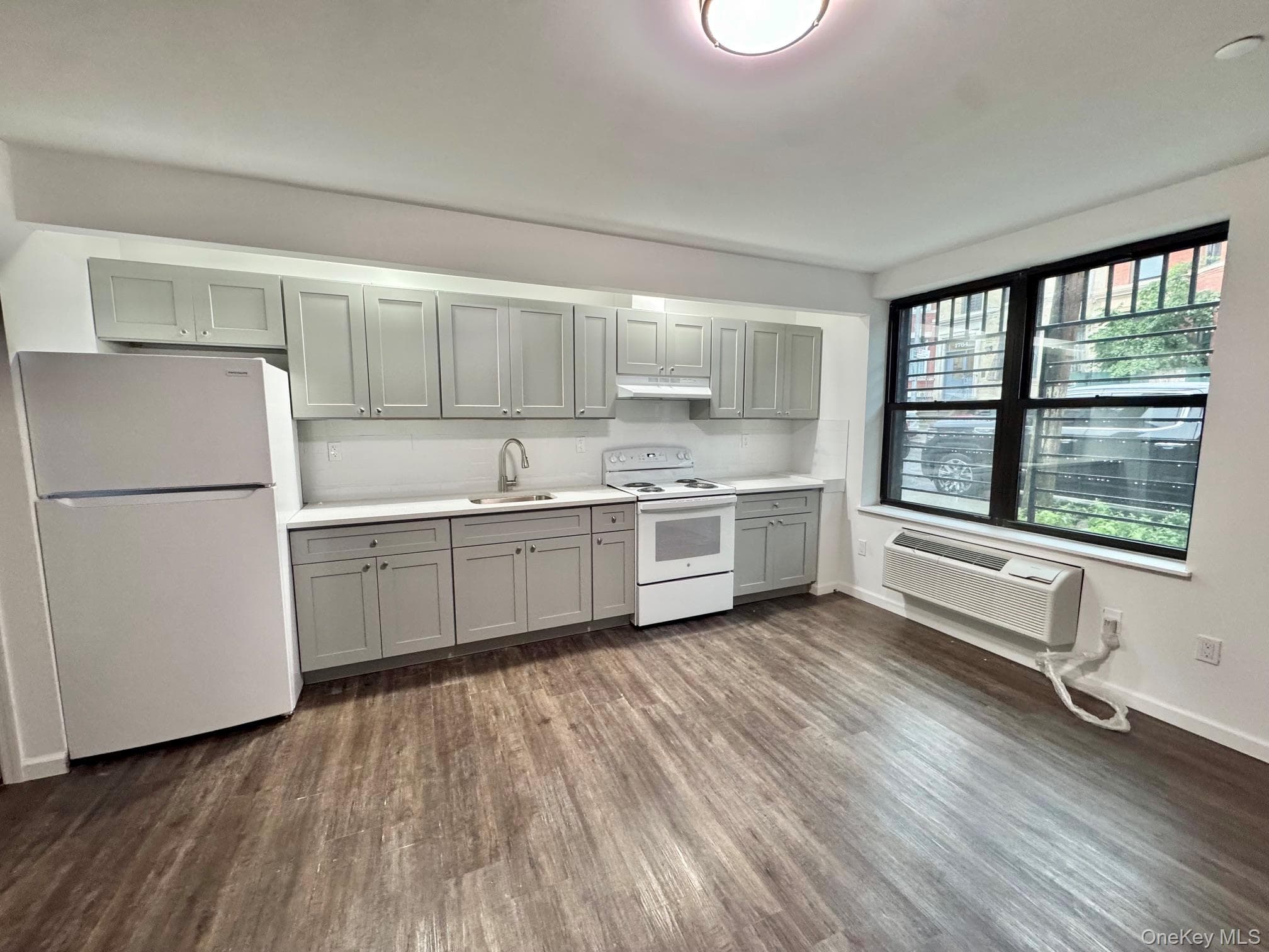 1761 Topping Avenue thumbnail 9