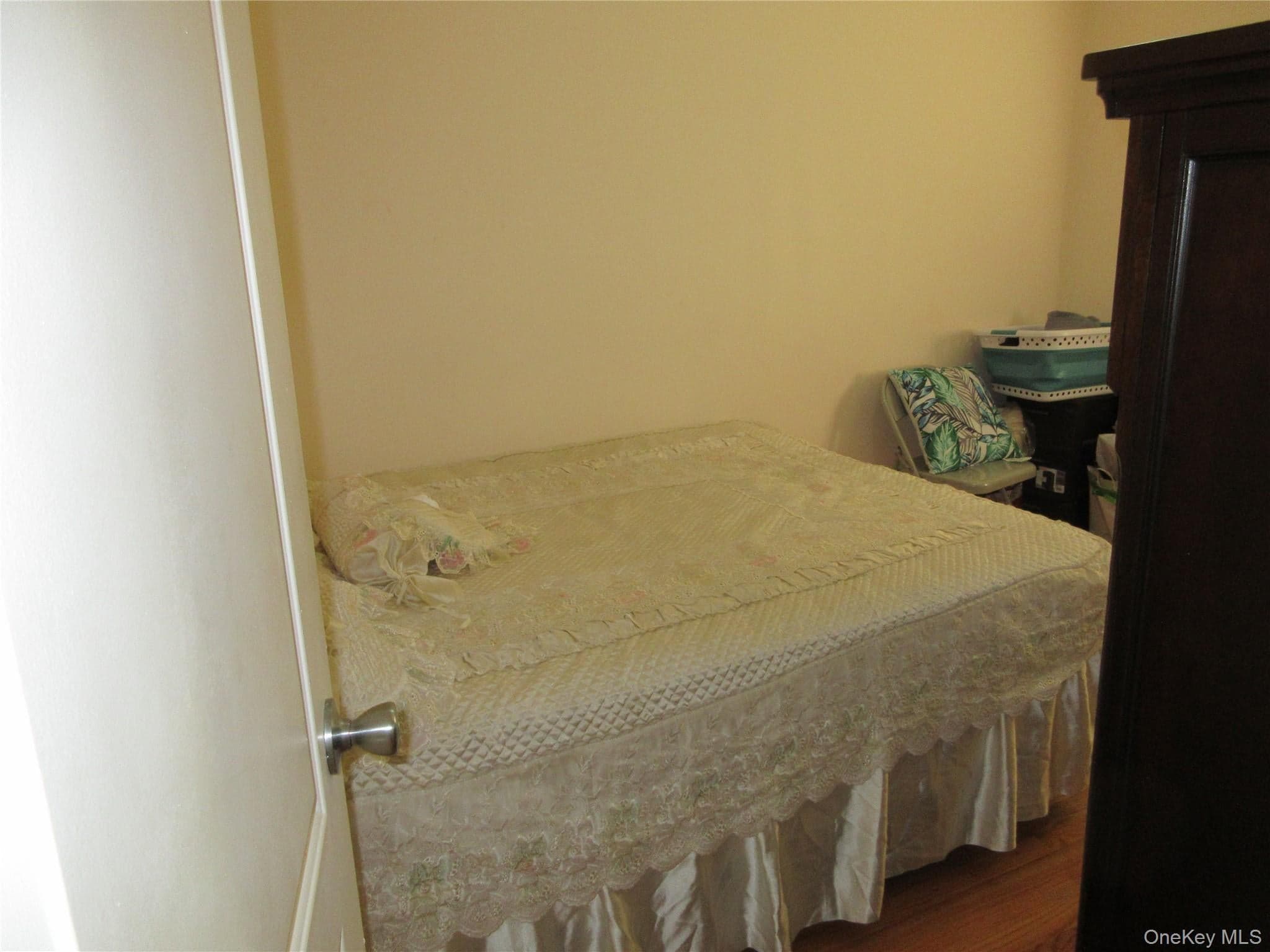 3228 Tenbroeck Avenue thumbnail 11