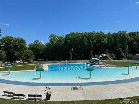 5 Columbia Circle thumbnail 41