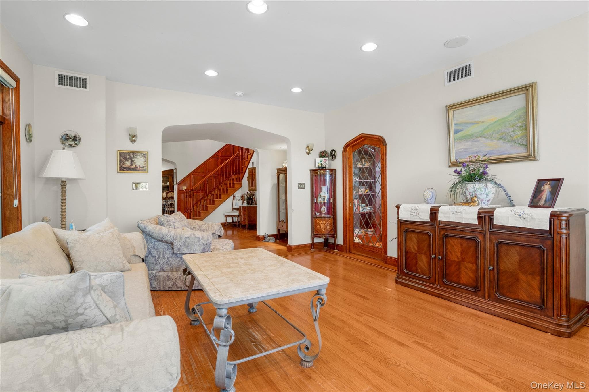 106 Carver Terrace thumbnail 5