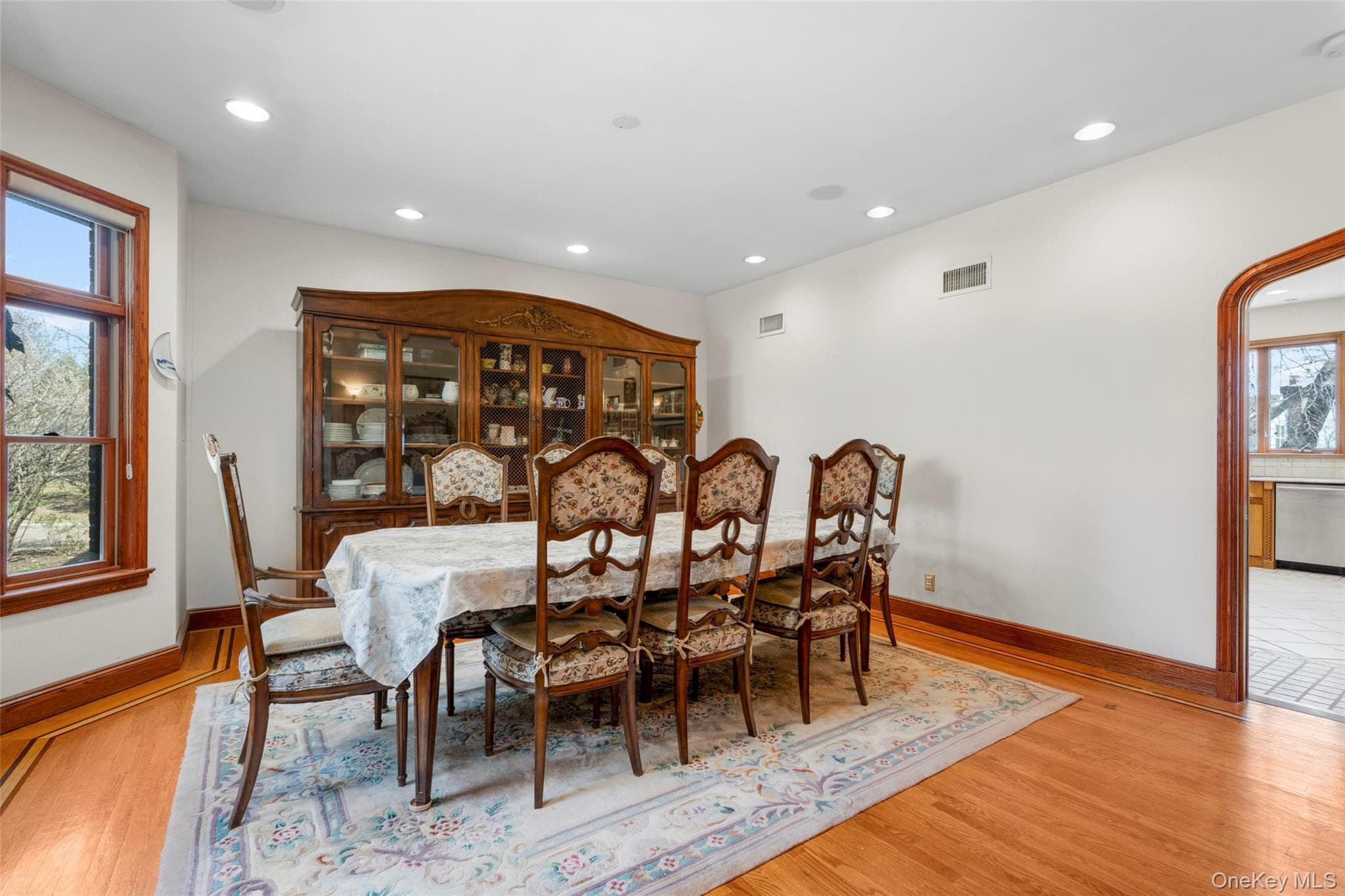 106 Carver Terrace thumbnail 6