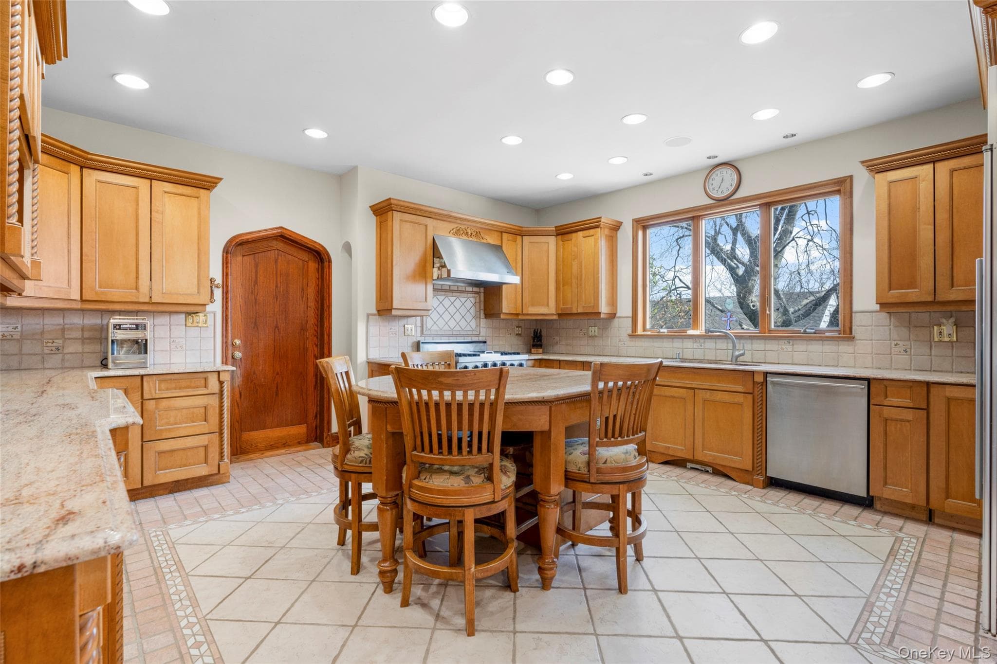 106 Carver Terrace thumbnail 8