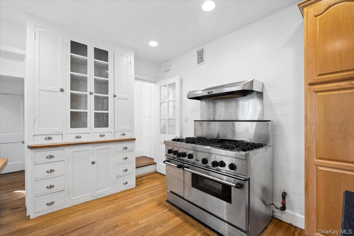 20 Whitfield Terrace thumbnail 9