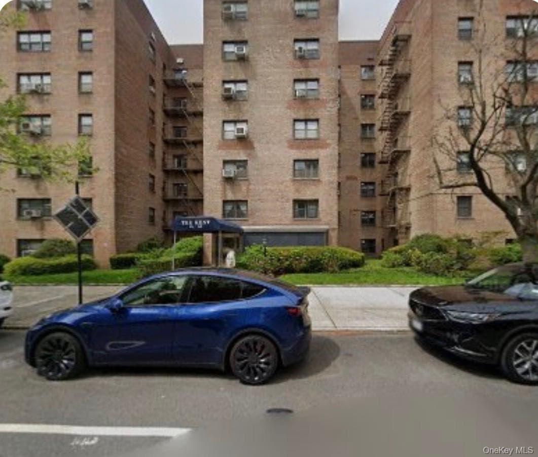 2950 137th Street St Unit: LC photo 1