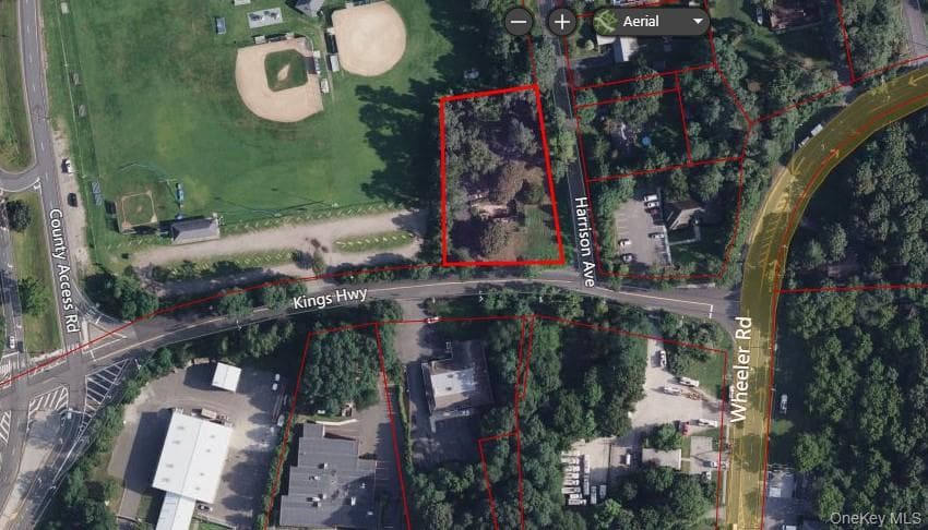 33 Kings Highway, Hauppauge