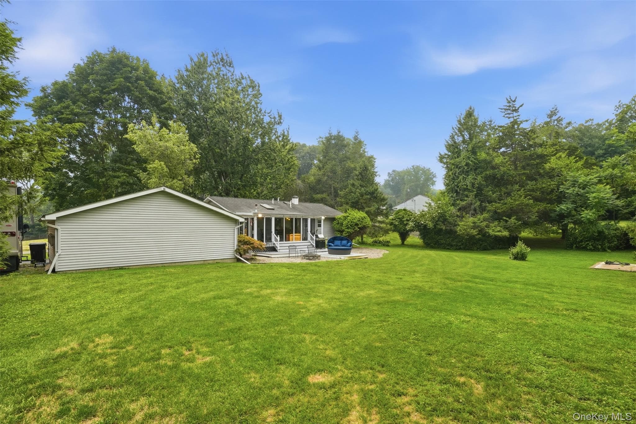 4 Seneca Lane thumbnail 39
