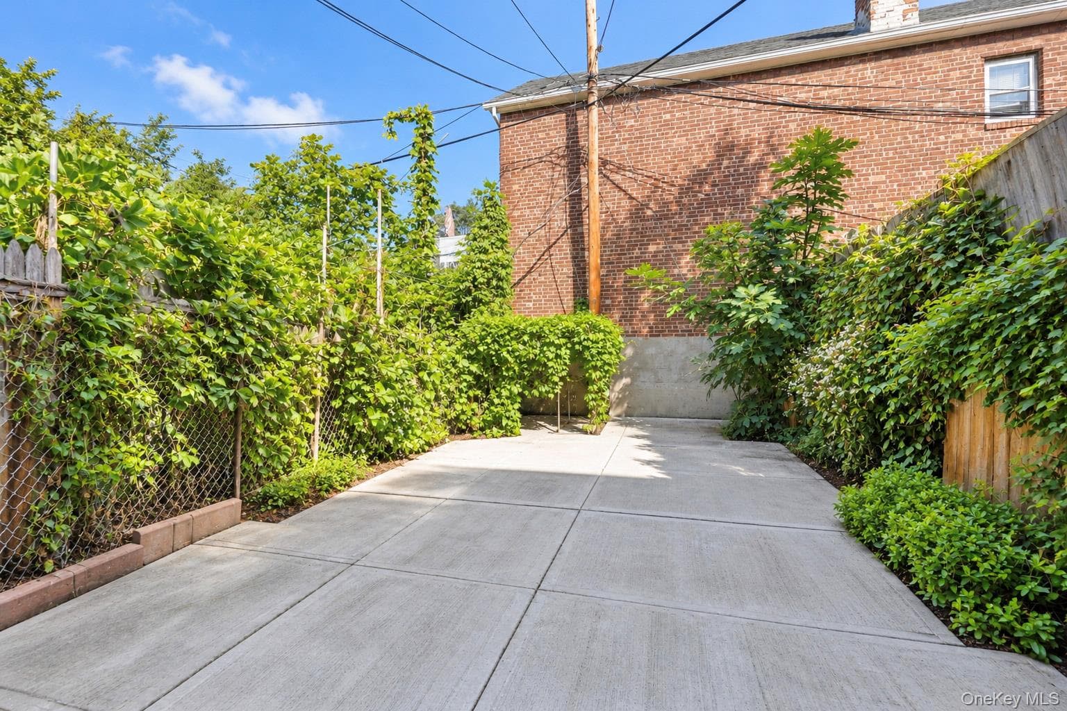 1855 Gleason Avenue thumbnail 12