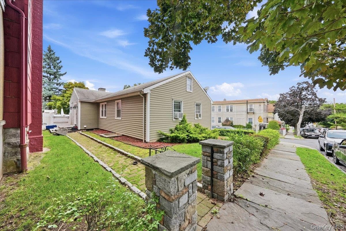 25 Coolidge Avenue thumbnail 35