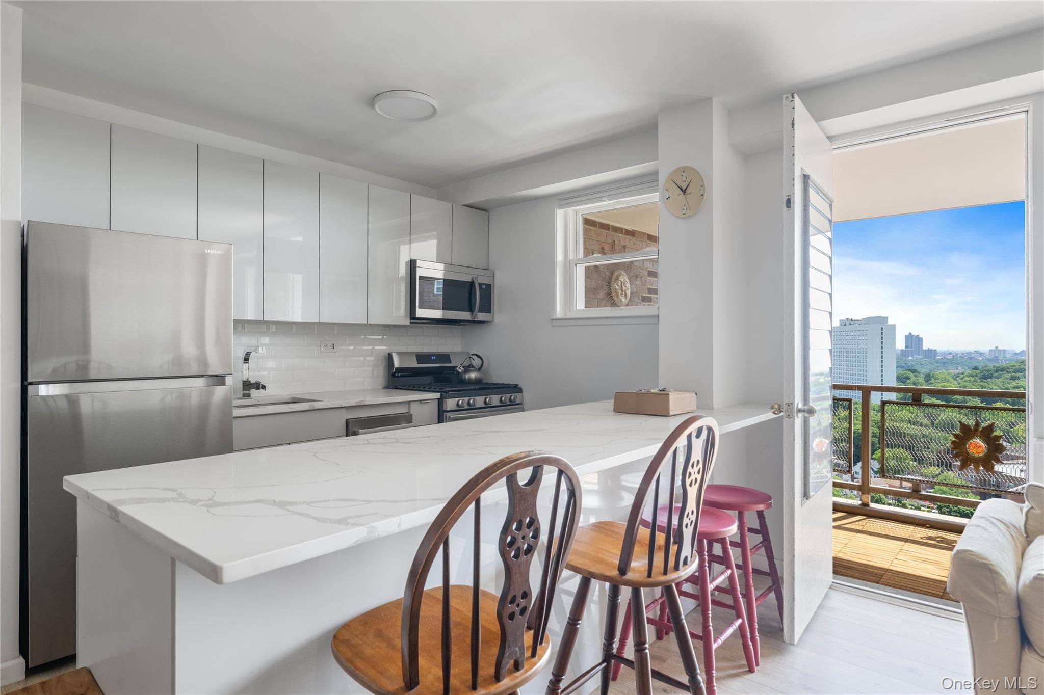5700 Arlington Avenue Unit: 17D thumbnail 3