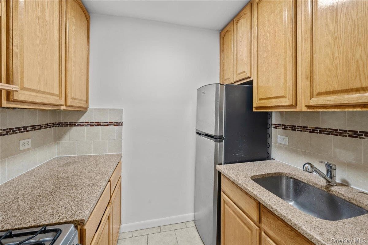 601 Kappock Street Unit: 6R thumbnail 5
