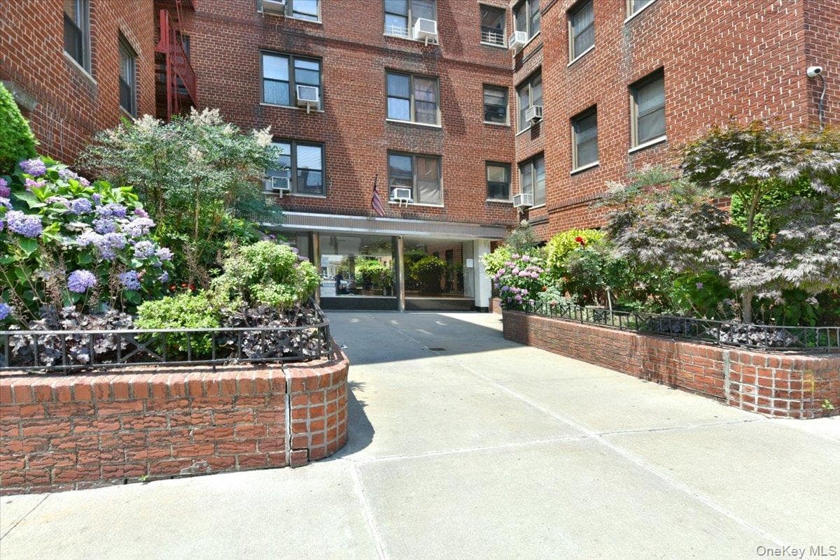 2680 E 19th Street Unit: 2S thumbnail 2