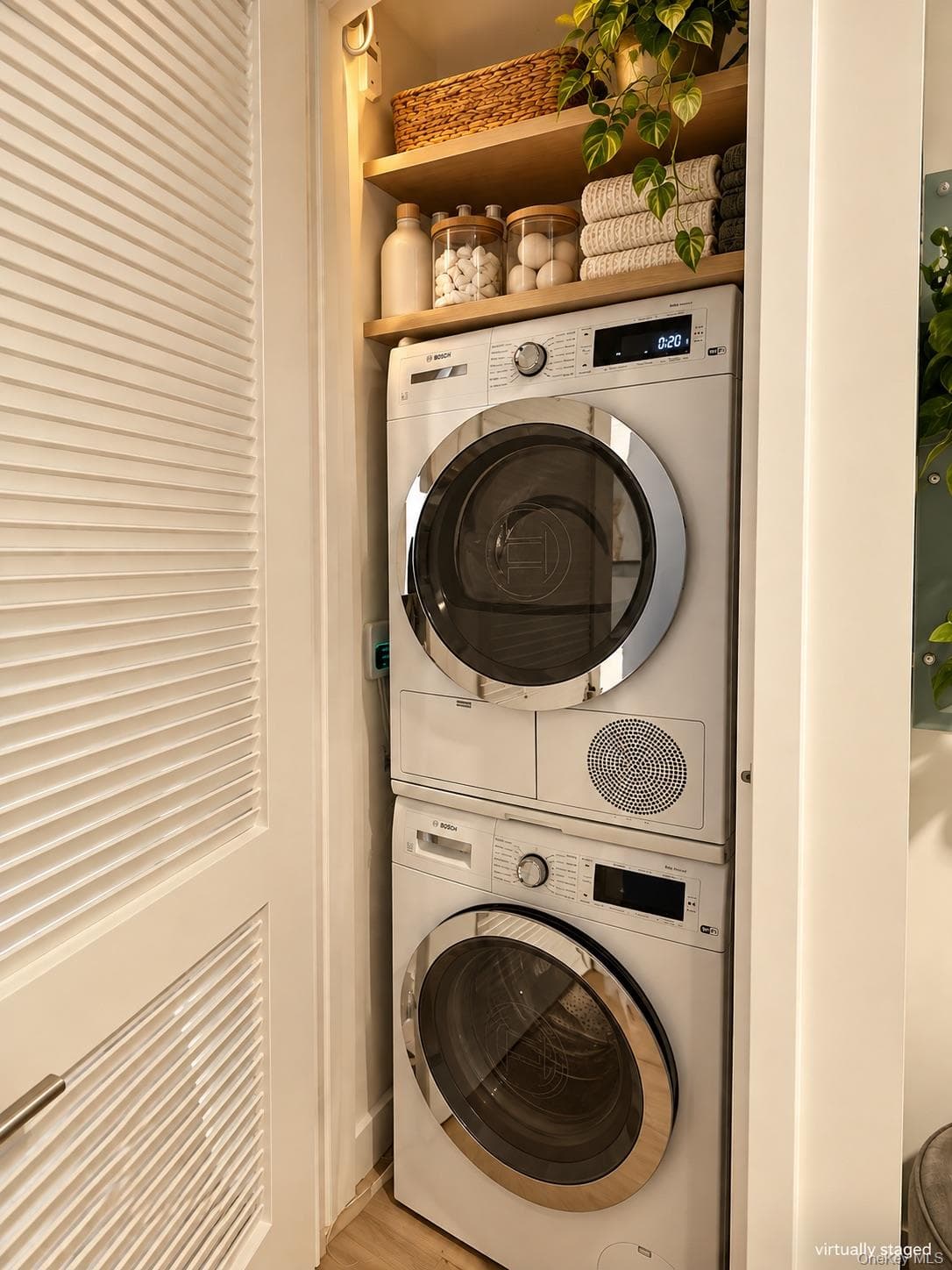 500 W 45th Street Unit: 209 thumbnail 8