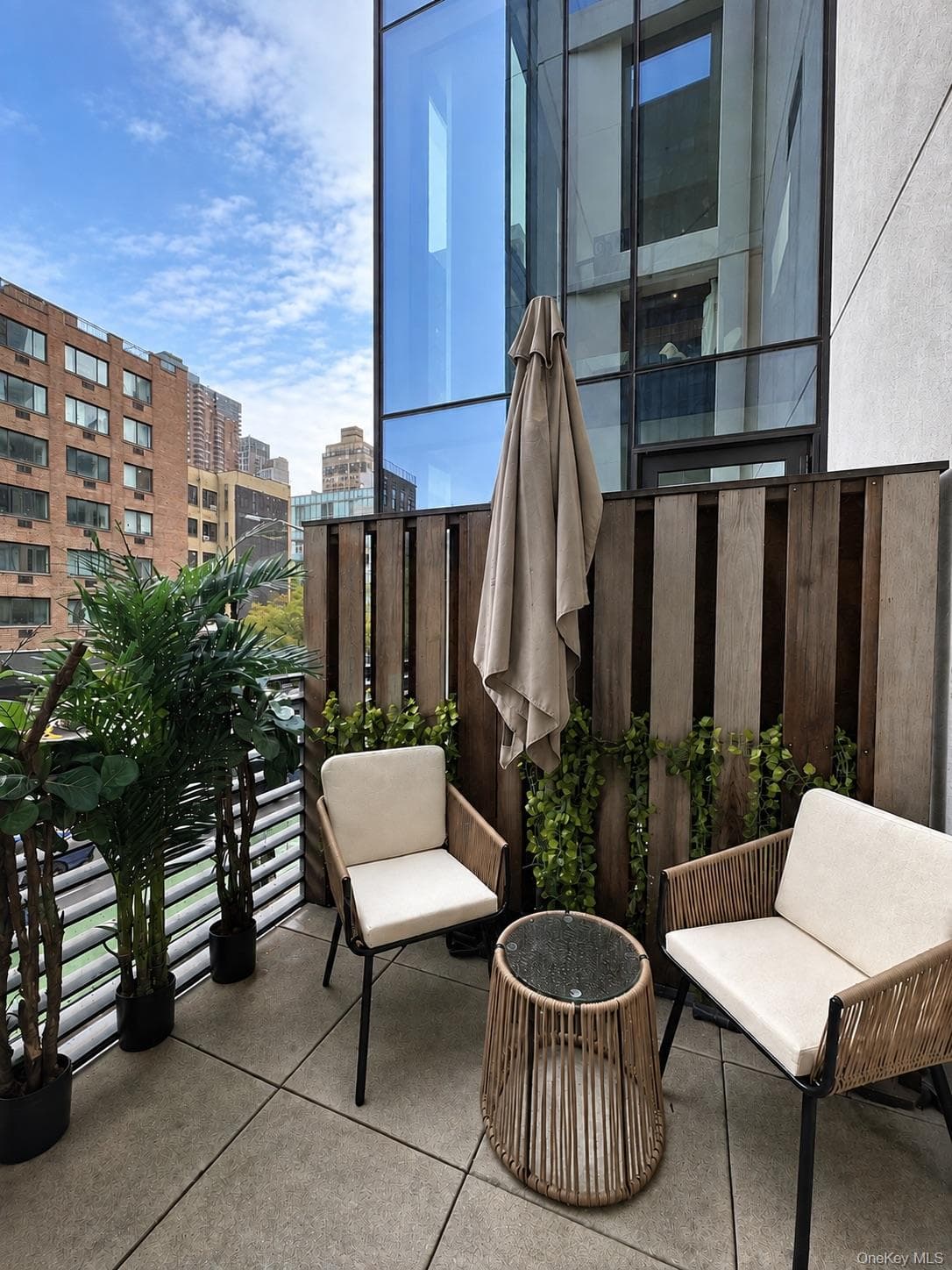 500 W 45th Street Unit: 209 thumbnail 3