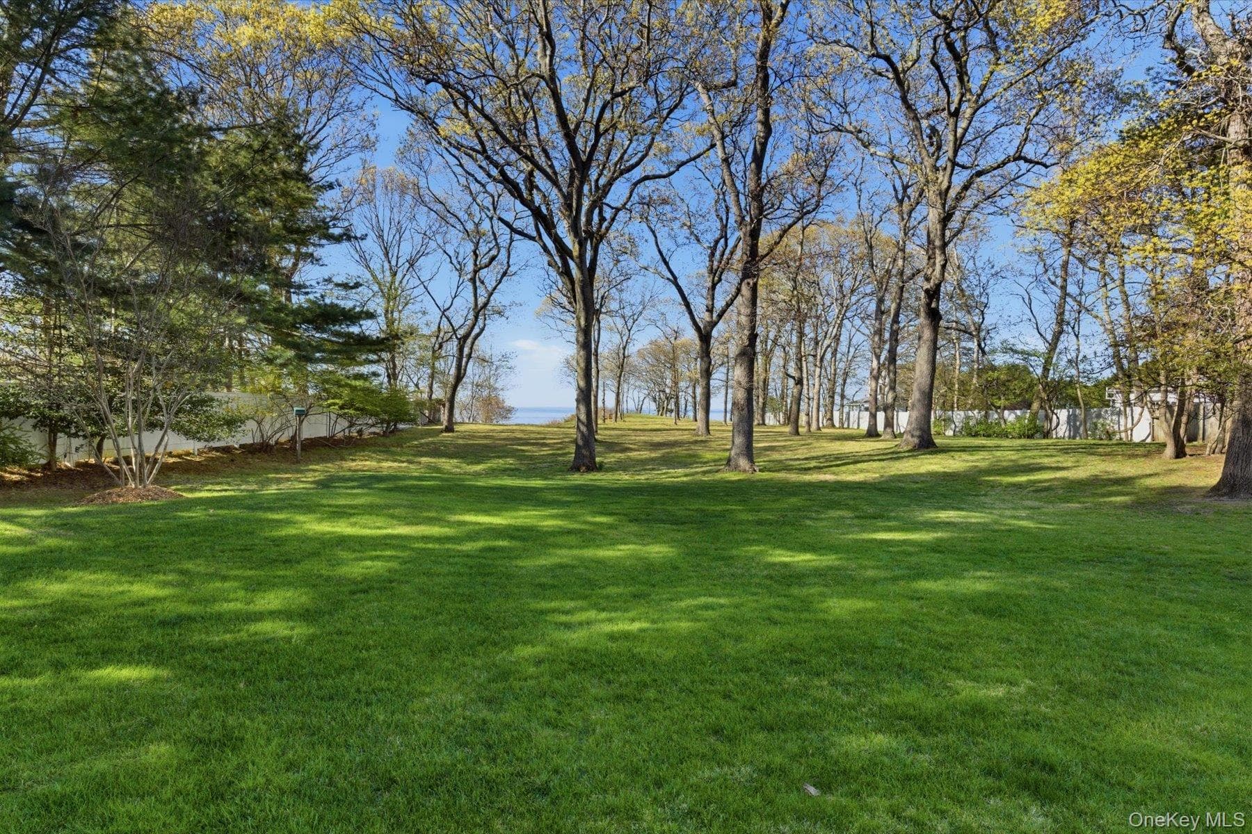 2850 & 2856 N Wading River Road thumbnail 7