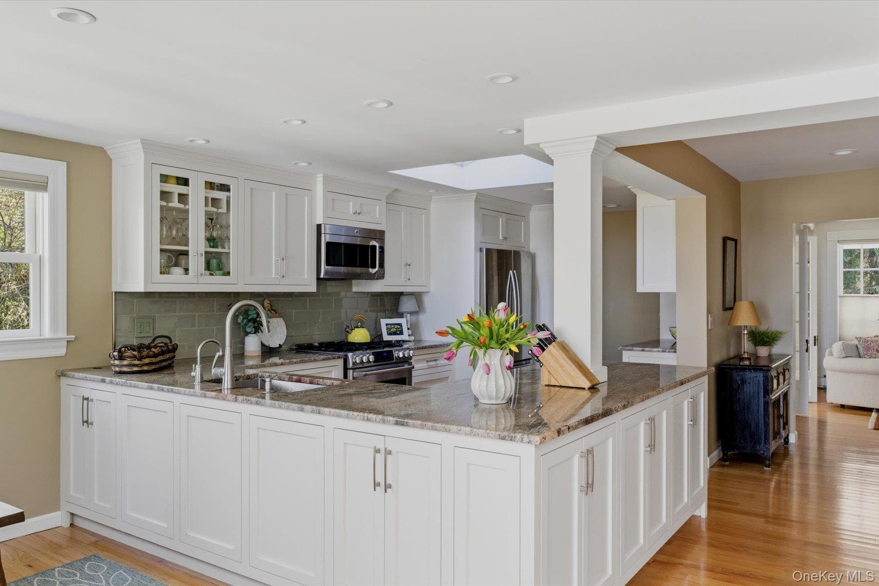 2850 & 2856 N Wading River Road thumbnail 16