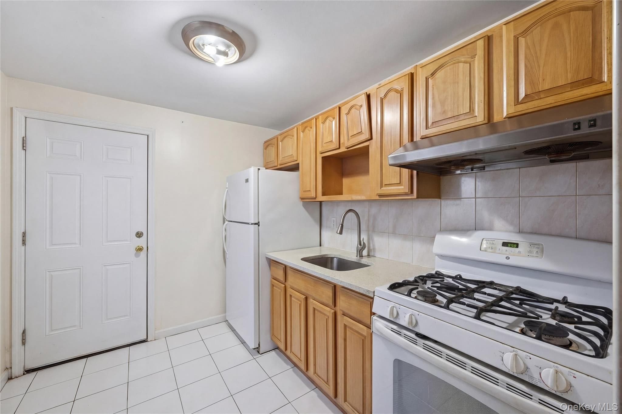 2410 Grand Avenue thumbnail 9