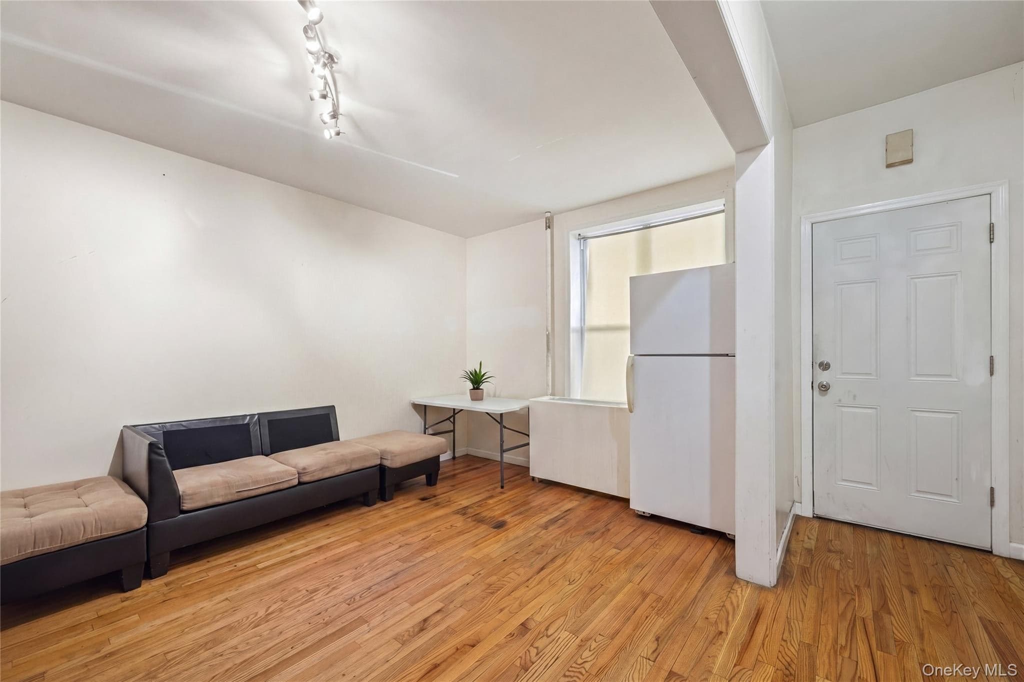 2410 Grand Avenue thumbnail 19