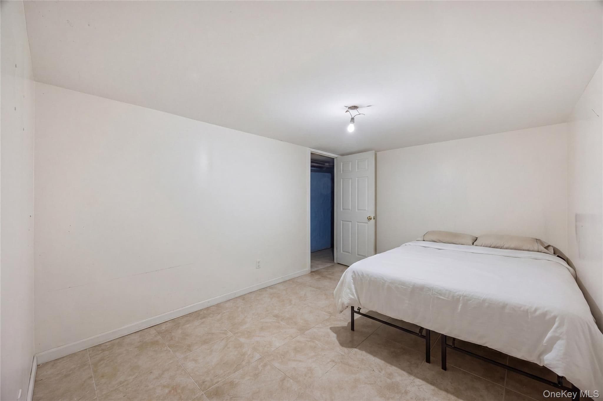 2410 Grand Avenue thumbnail 15