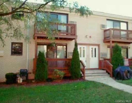 107 Sneden Place Unit: 107, Spring Valley