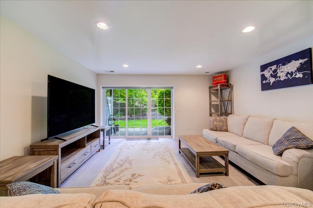 506 Southview Drive thumbnail 32