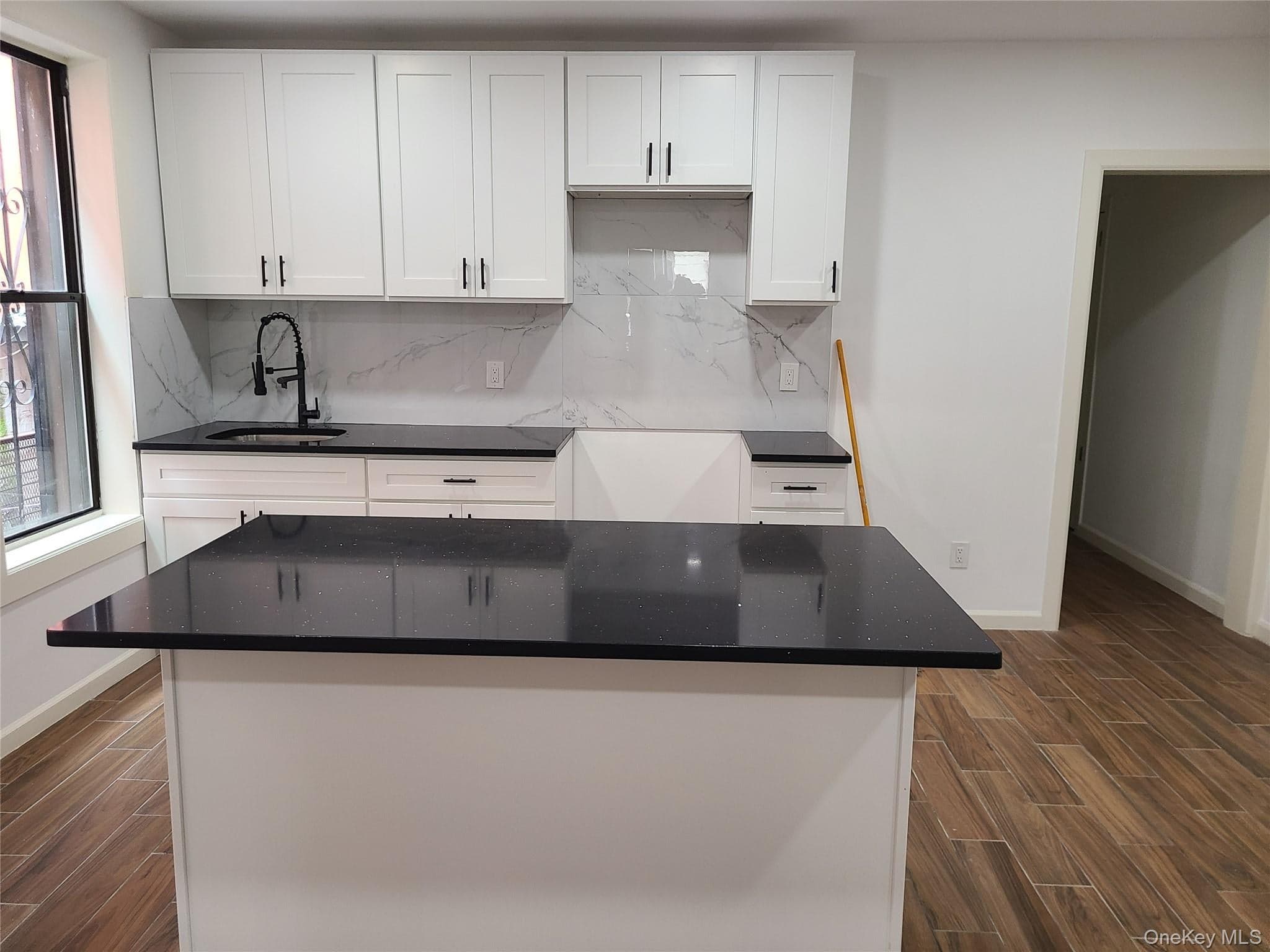 1309 Seneca Avenue thumbnail 5