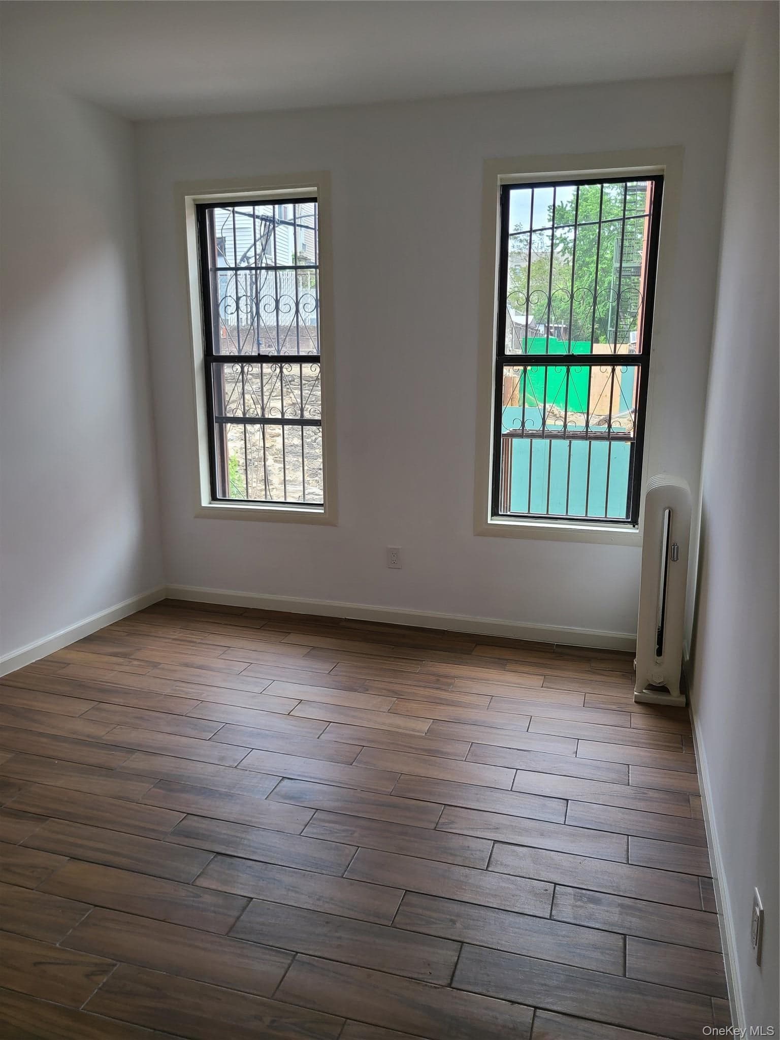 1309 Seneca Avenue thumbnail 10